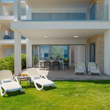 Luxury Design Beach Front Apartment ซูโกชัน ภายนอก รูปภาพ