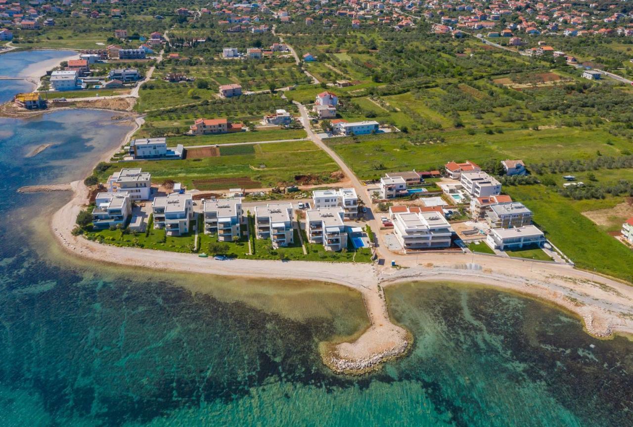 Luxury Design Beach Front Apartment ซูโกชัน ภายนอก รูปภาพ