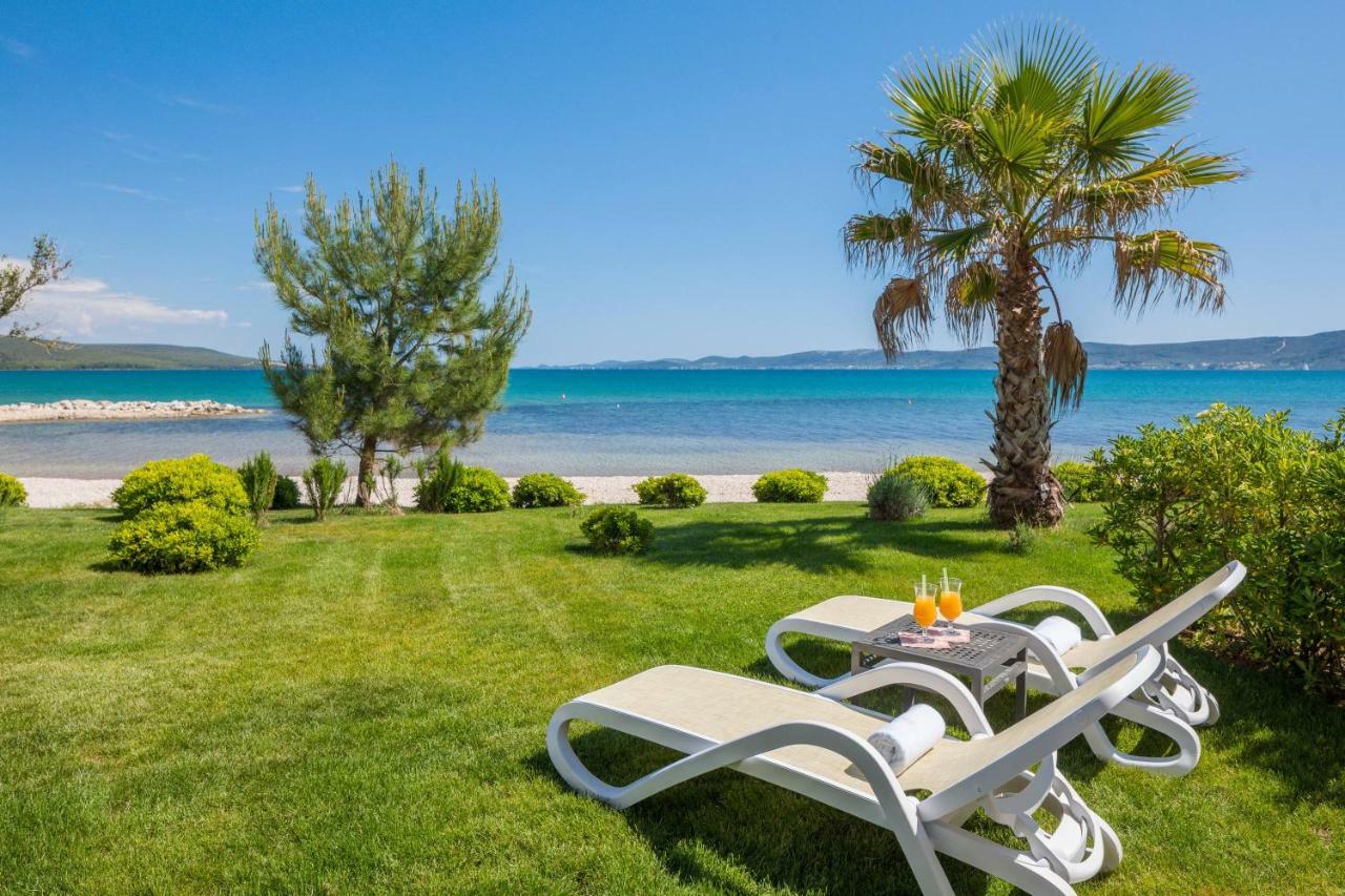 Luxury Design Beach Front Apartment ซูโกชัน ภายนอก รูปภาพ