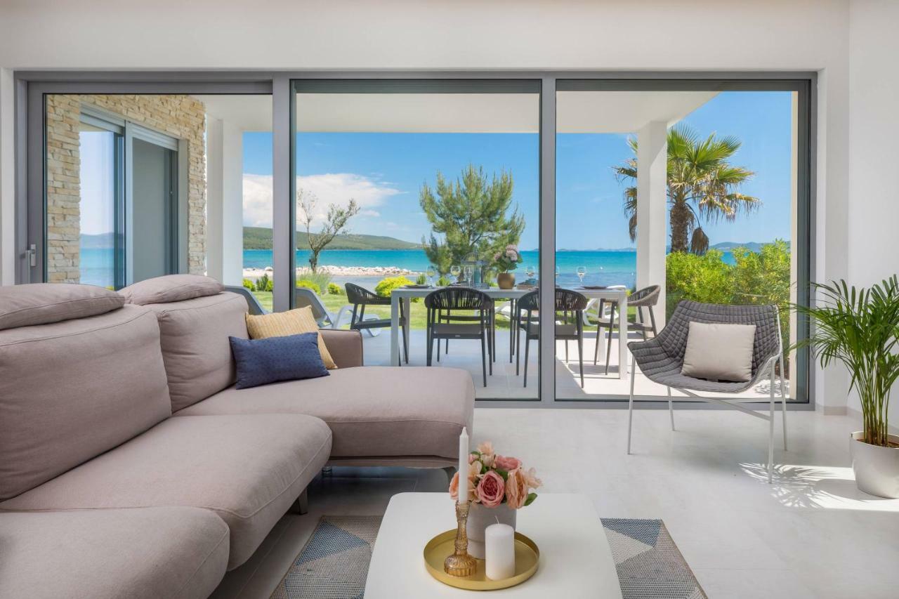 Luxury Design Beach Front Apartment ซูโกชัน ภายนอก รูปภาพ