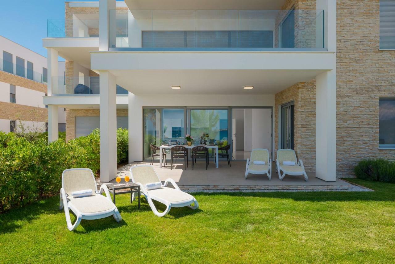 Luxury Design Beach Front Apartment ซูโกชัน ภายนอก รูปภาพ