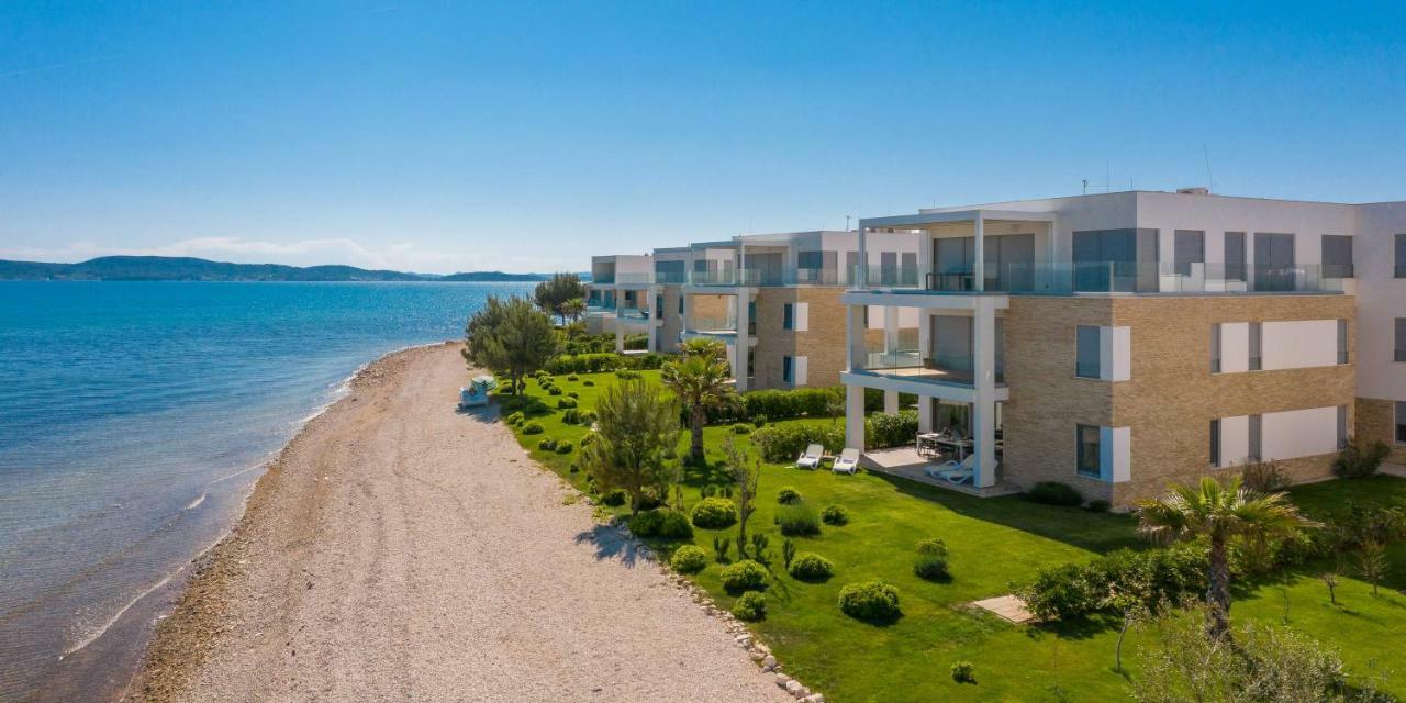 Luxury Design Beach Front Apartment ซูโกชัน ภายนอก รูปภาพ